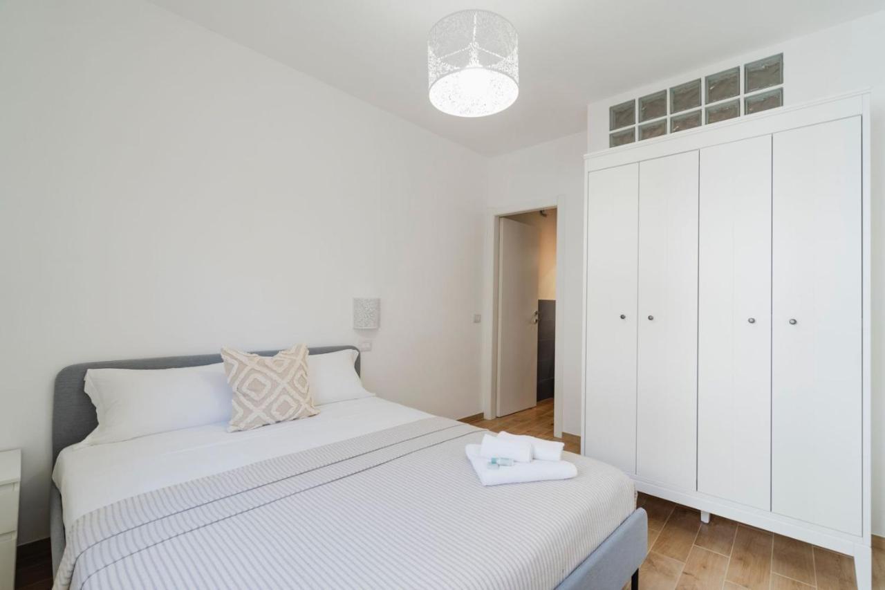 Le Coralline Apartments Pozzallo Bagian luar foto